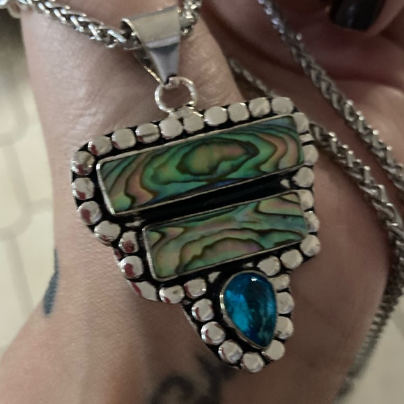Natural blue green abalone shell & blue Indian topaz gemstone boho necklace - Picture 14 of 15